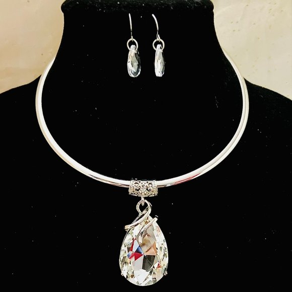 💖 Crystal Tear Drop with matching earrings and Silver Choker 17In /NS93 - Picture 1 of 3